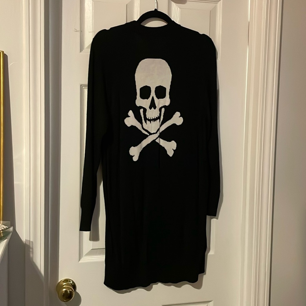 Skull sweater